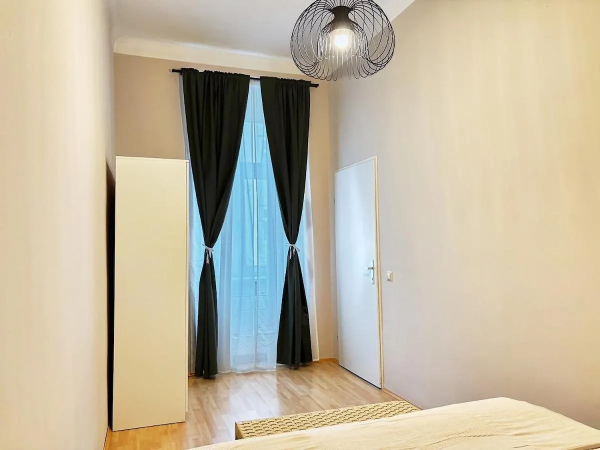 2Br I 85Qm I 16 Min To Inner City I 8 Min To Metro Wien 0*,  Österrike